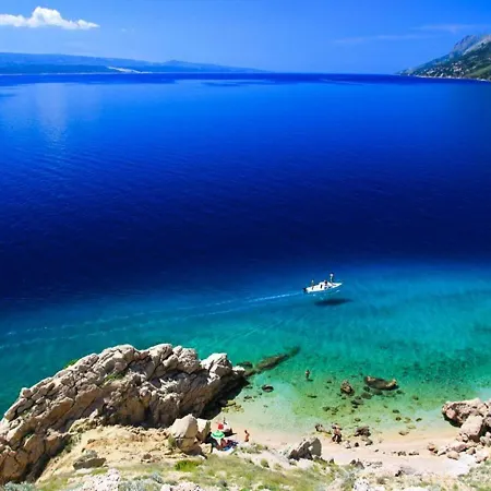 Jakirusa Πανσιόν Brela